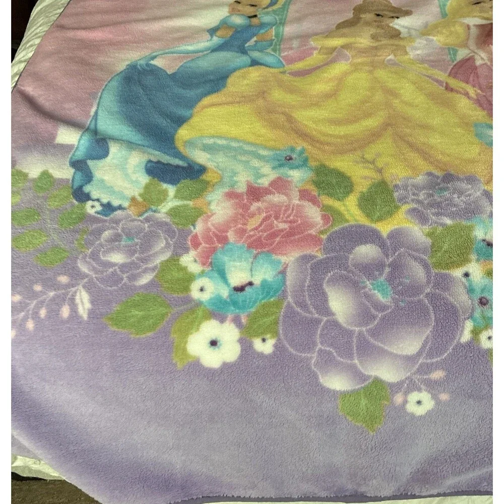 Disney Princesses VTG 90s Plush Blanket Cinderella Sleeping Beauty Belle 59